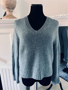 360 Sweater 97% Cashmere in Heather Blue-Grey